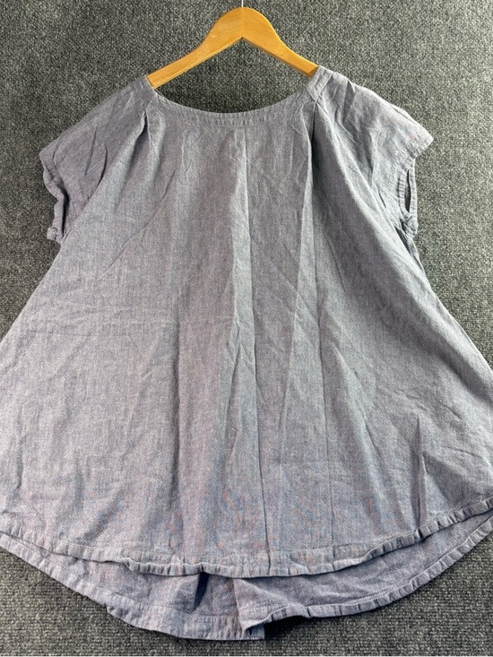 Free People Tops - Free people Short Sleeve Chambray Scoop Neck Top - Blue